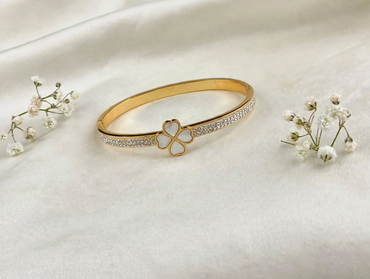 LUVORA Clover Bangle Bracelet | Mother of Pearl Four Leaf Clover Gold Bracelet