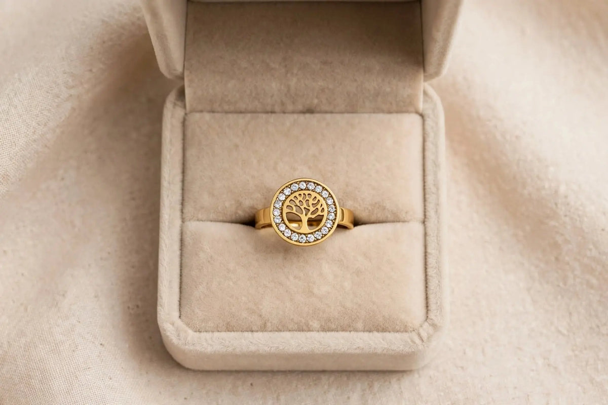 LUVORA Tree of Life Ring – Gold - Beige Box Display